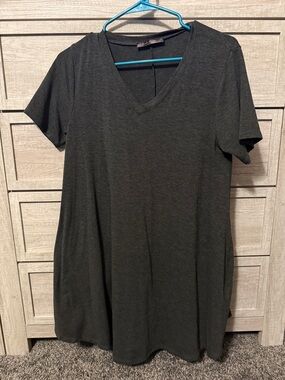 Black V-Neck Short Sleeve Mini Dress